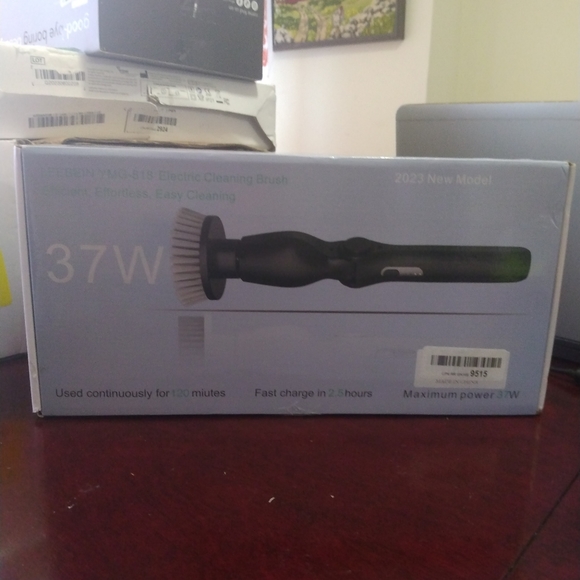 Cordless spinning Multiple purpose cleaning brush - Picture 6 of 8